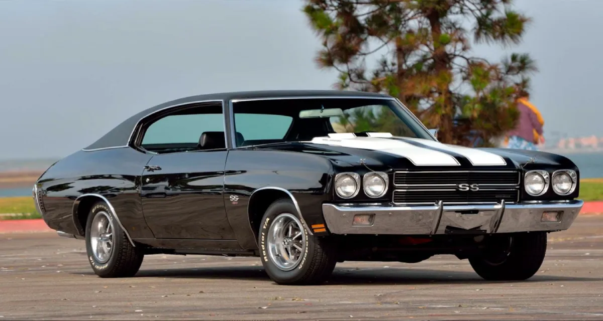 1970-Chevrolet-Chevelle-SS-LS6-exterior-003-Mecum-Auctions-black-front-passenger-three-quarter.webp
