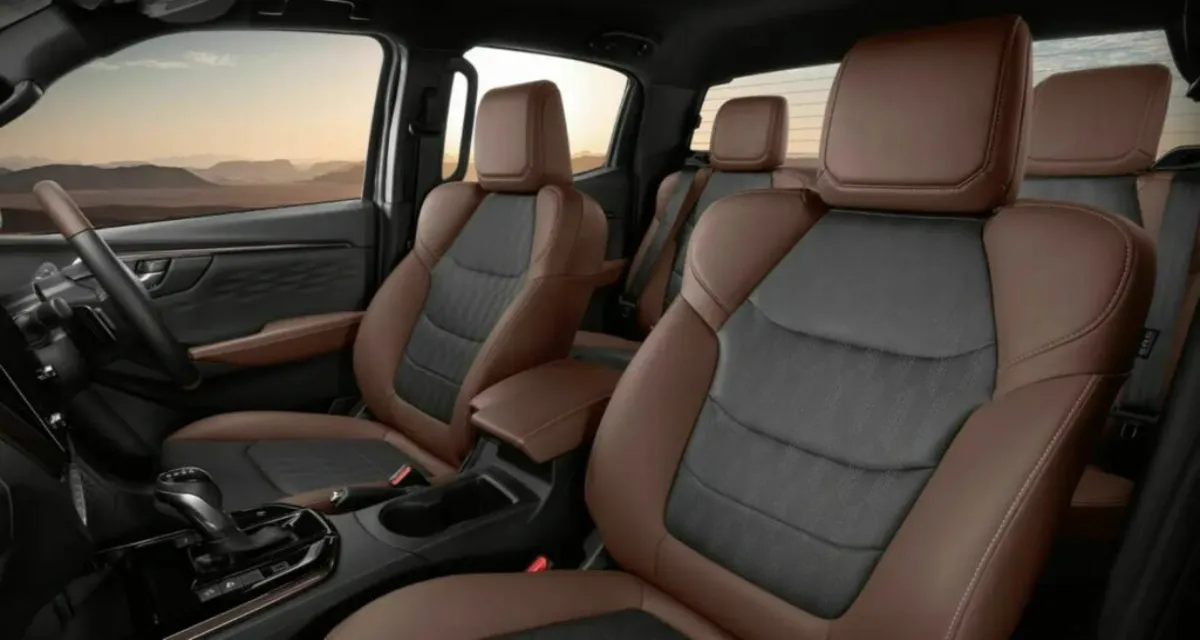 2024-Isuzu-D-Max-Interior.webp