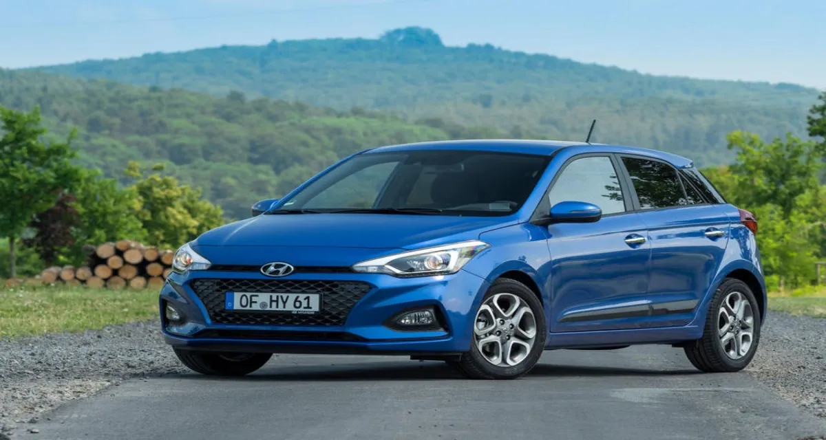 26-hyundai-i20-my2018-review-static-front.webp
