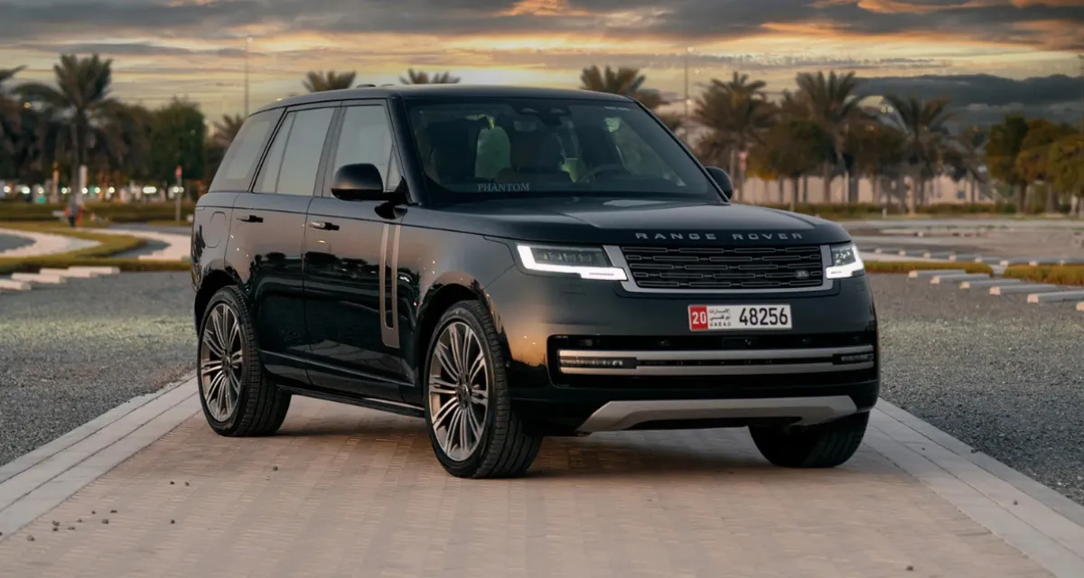 Range Rover Vogue - The Celebrity Staple.webp